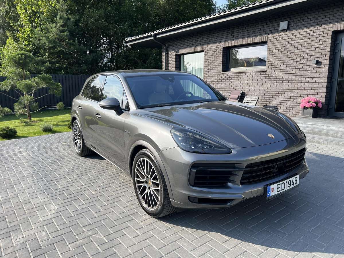 Porsche Cayenne - 2