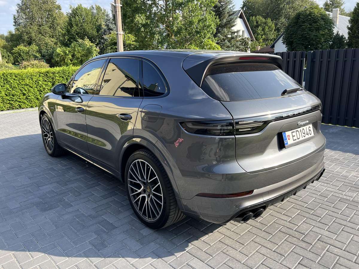 Porsche Cayenne - 3