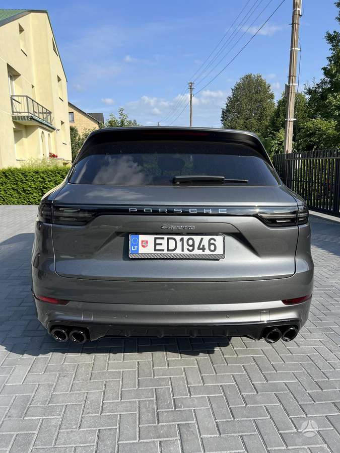 Porsche Cayenne - 6