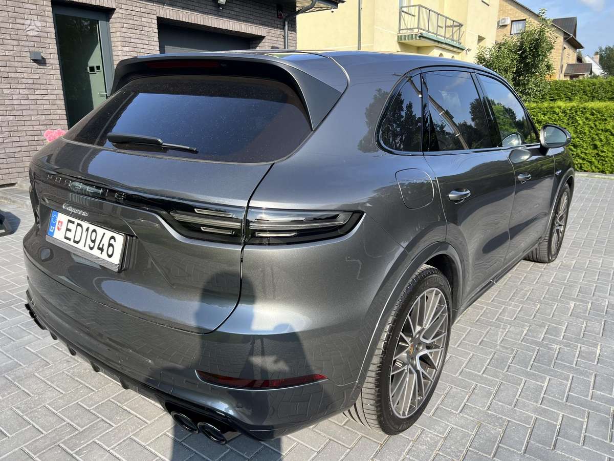 Porsche Cayenne - 7