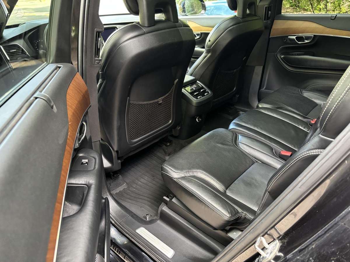 Volvo XC90 - 10