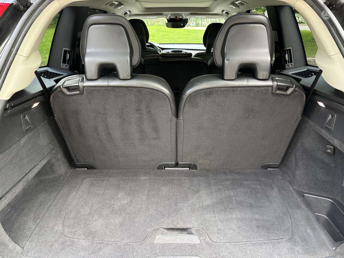 Volvo XC90 - 12