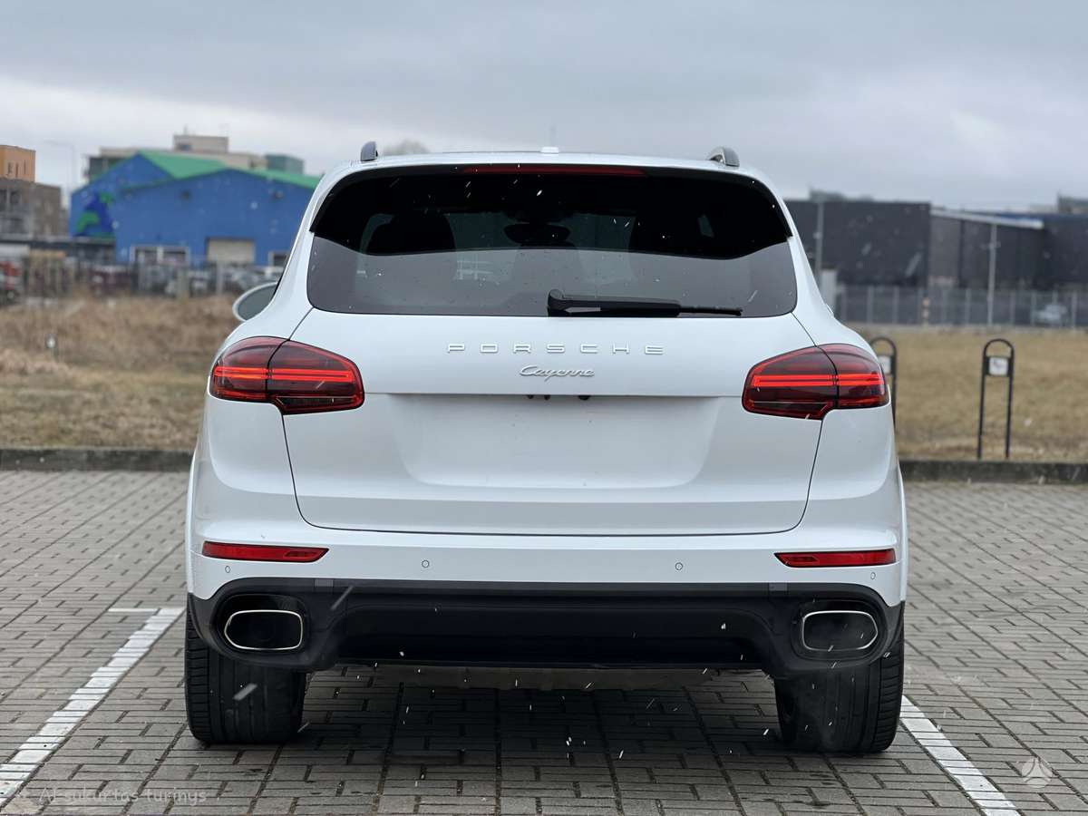 Porsche Cayenne - 4