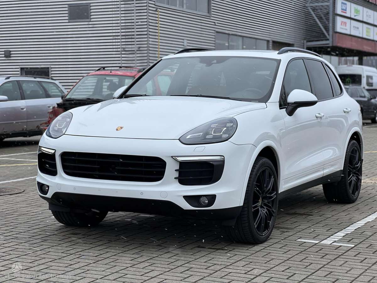 Porsche Cayenne - 1