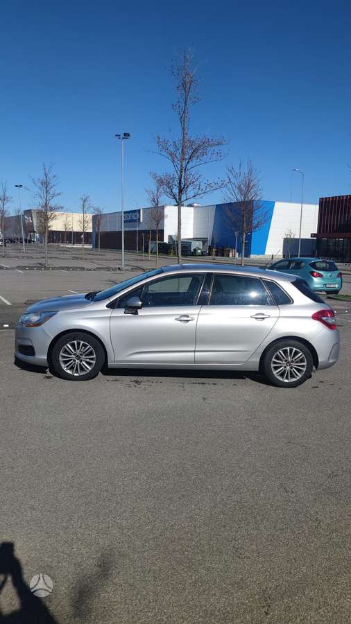 Citroen C4, 1.6 l., hatchback
