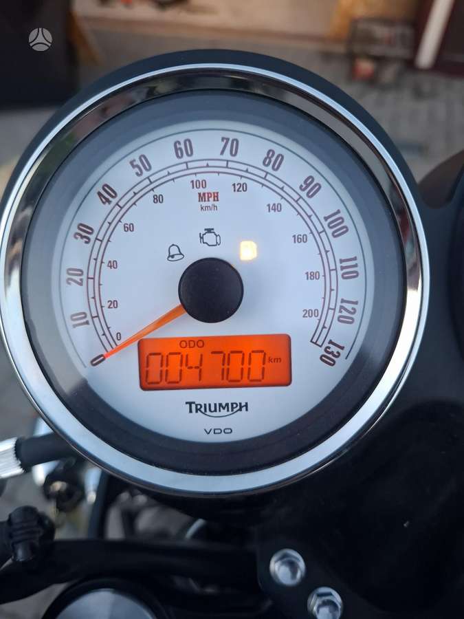 Triumph Thruxton 900cc, street / classic