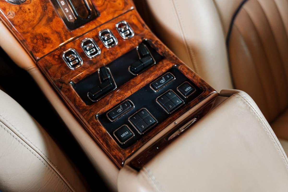 Bentley Arnage, 6.8 l., Седан