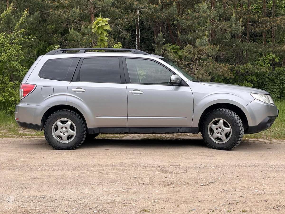 Subaru Forester, 2.0 l., Внедорожник / Кроссовер