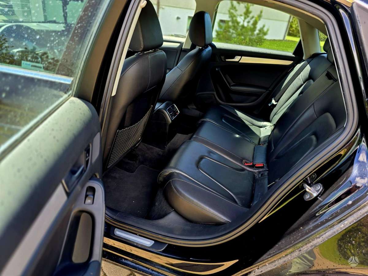 Audi A4, 2.0 l., Седан