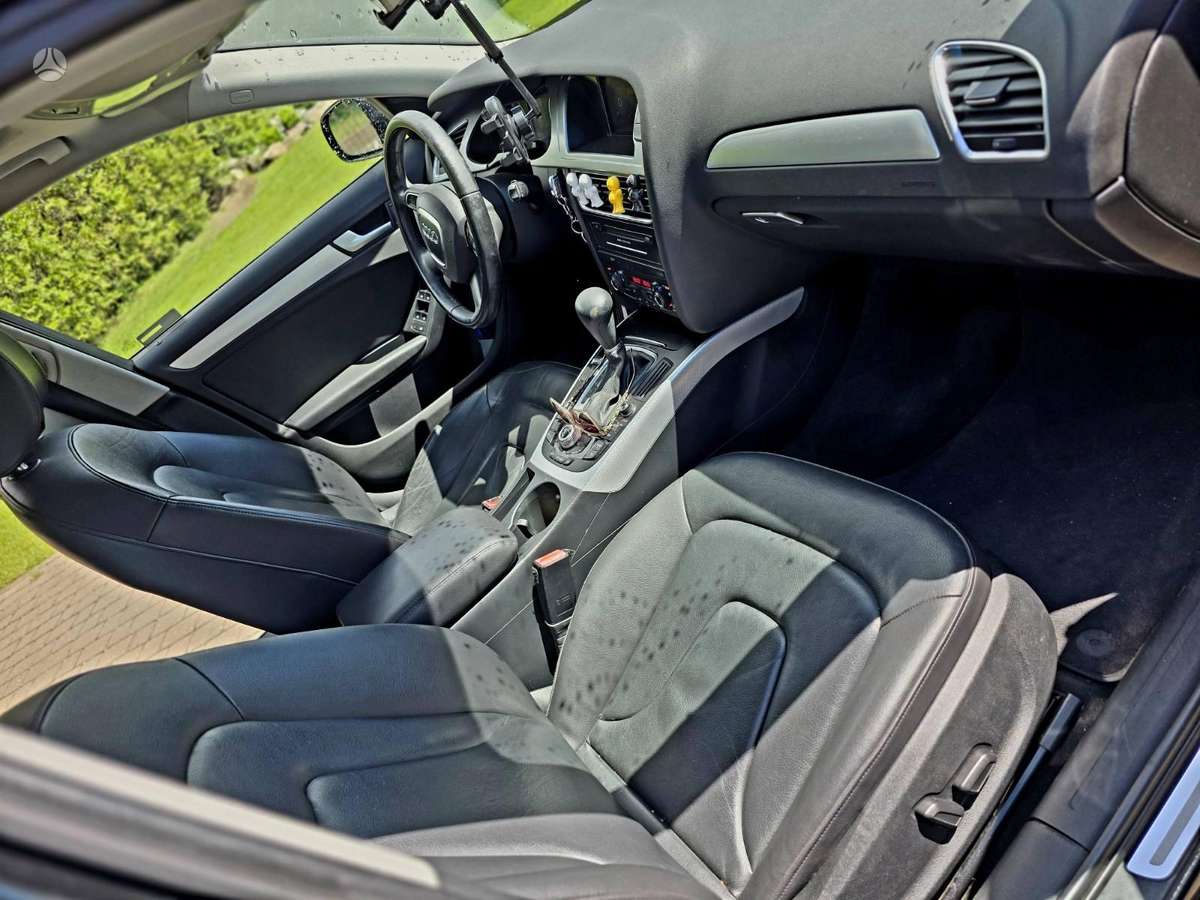 Audi A4, 2.0 l., Седан
