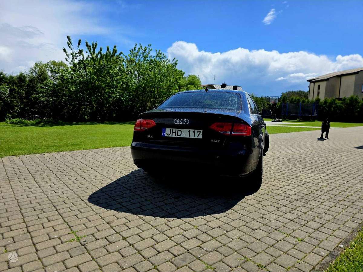 Audi A4, 2.0 l., Седан