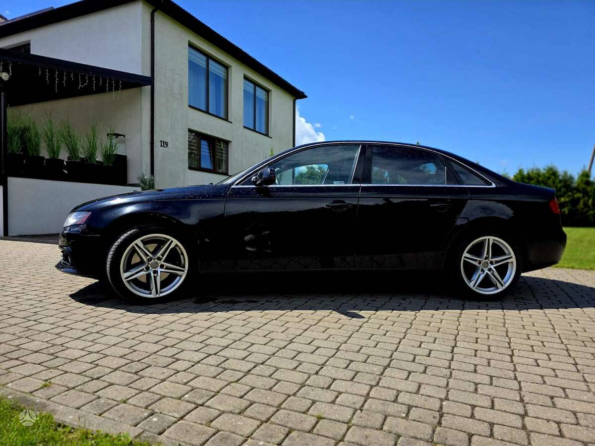 Audi A4, 2.0 l., Седан