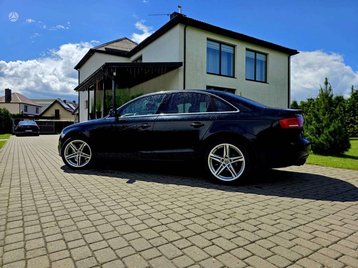 Audi A4, 2.0 l., Седан