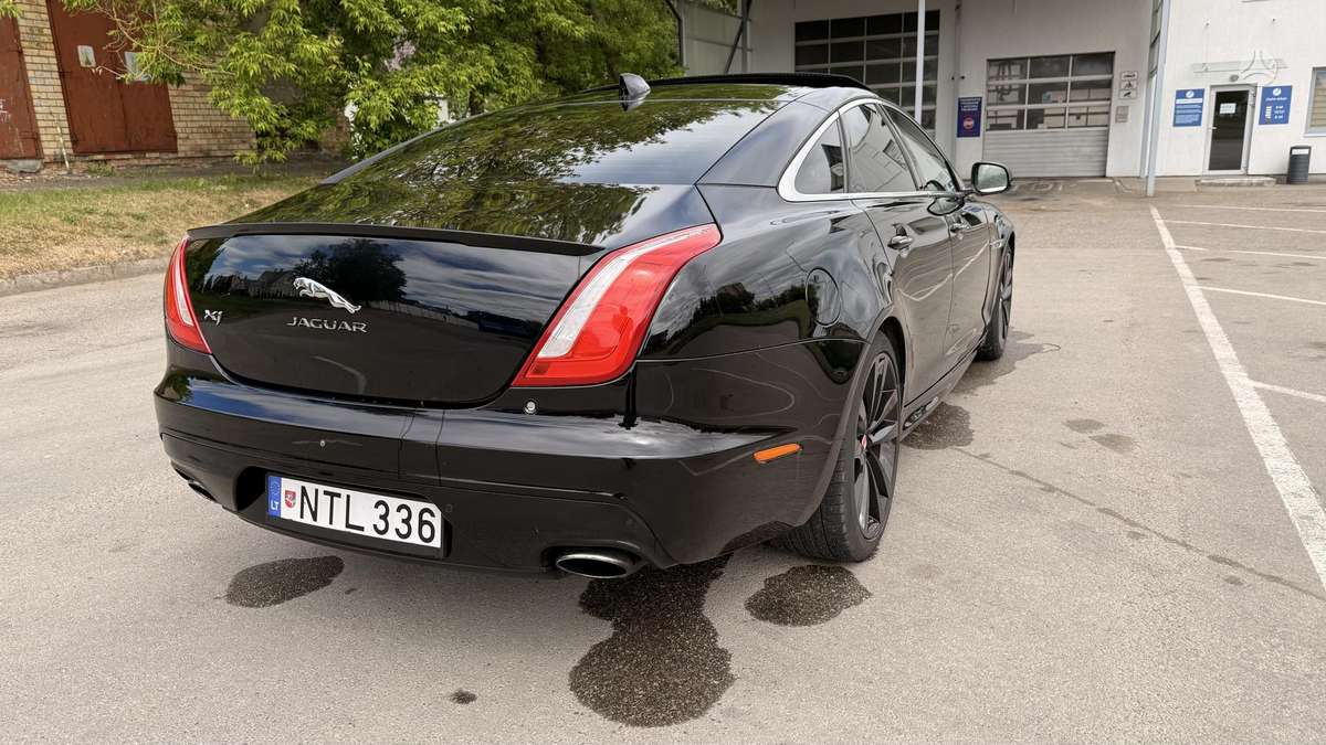 Jaguar XJ, 3.0 l., Седан