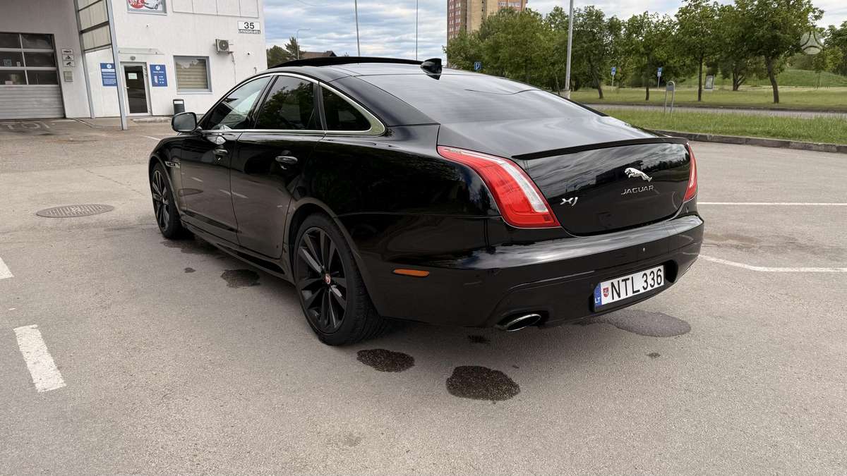 Jaguar XJ, 3.0 l., Седан