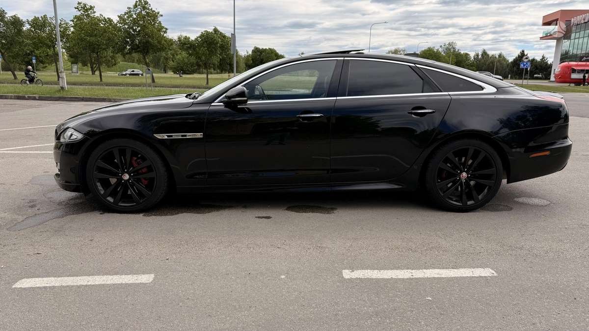 Jaguar XJ, 3.0 l., Седан