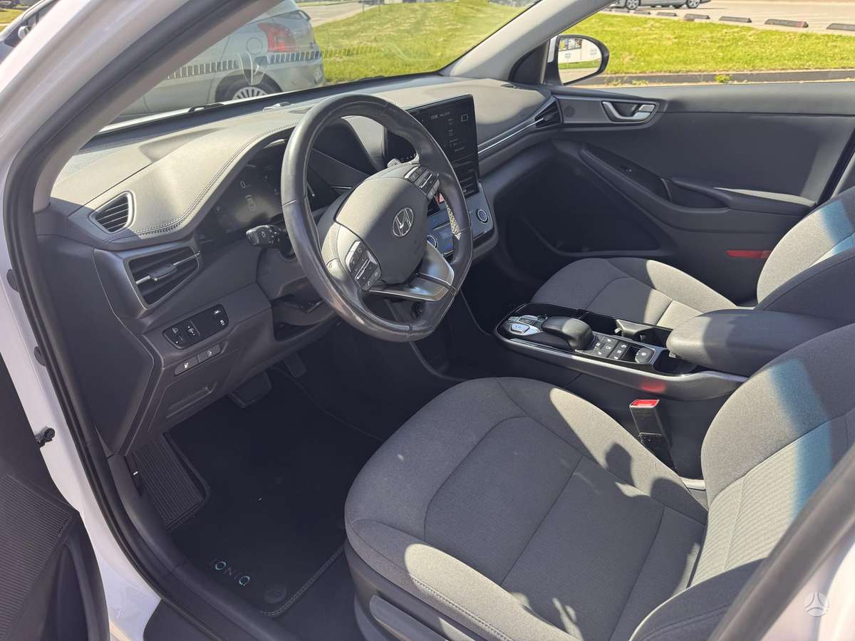 Hyundai IONIQ, hatchback