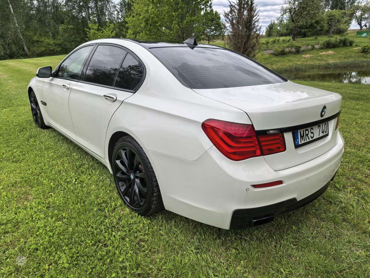 BMW 740, 3.0 l., Седан