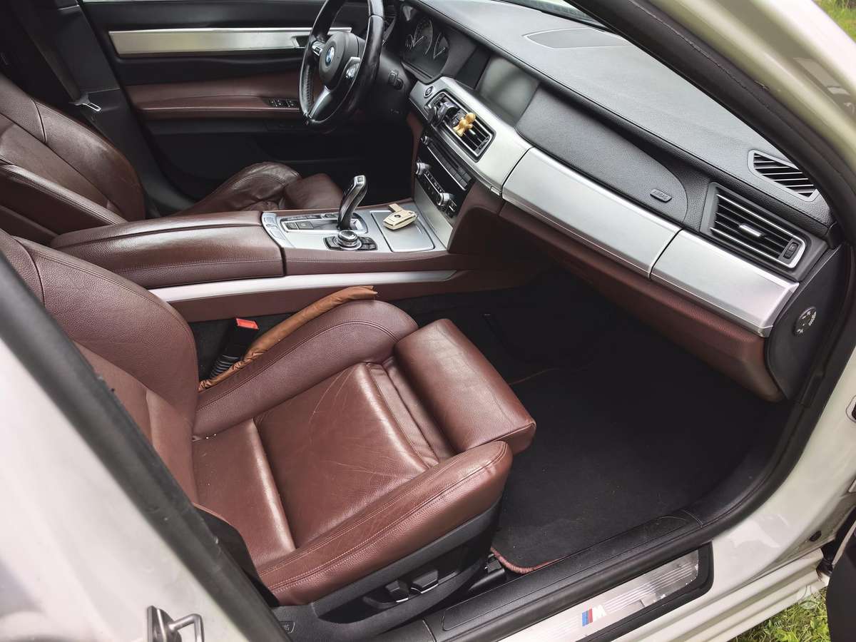 BMW 740, 3.0 l., Седан