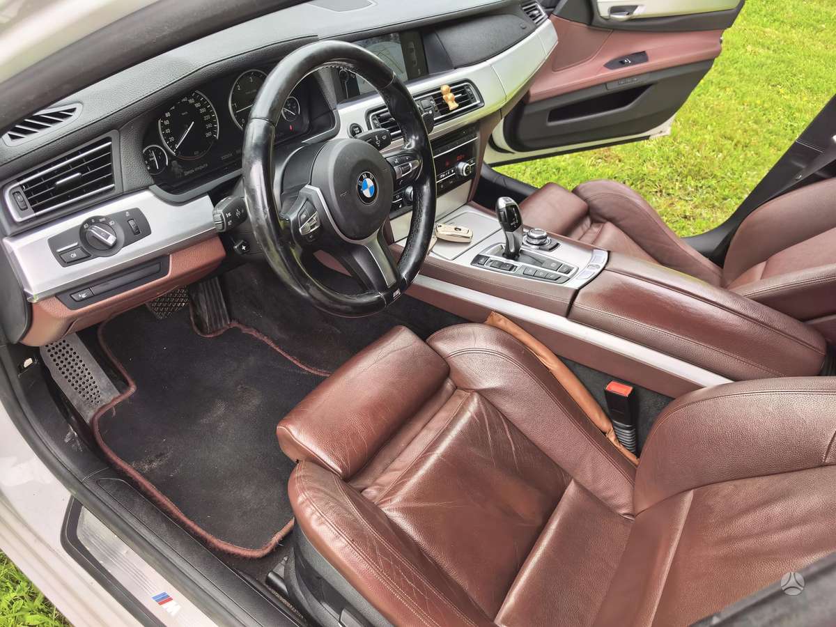 BMW 740, 3.0 l., Седан