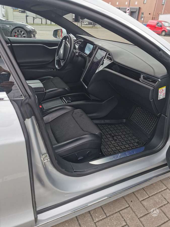 Tesla Model S, 75 kWh, hatchback