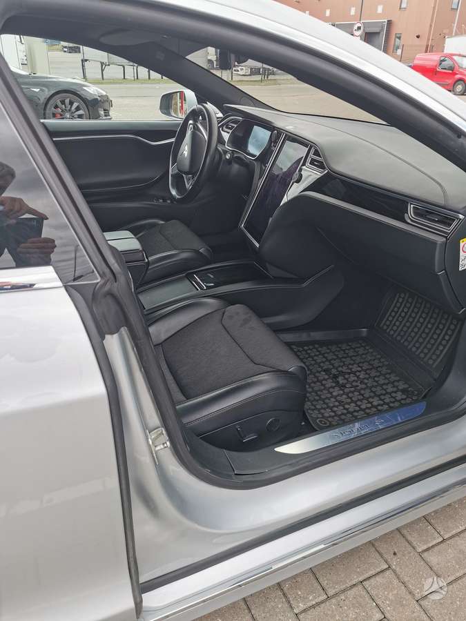 Tesla Model S, 75 kWh, hatchback