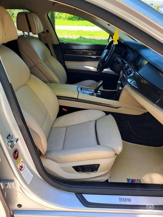 BMW 730, 3.0 l., Седан