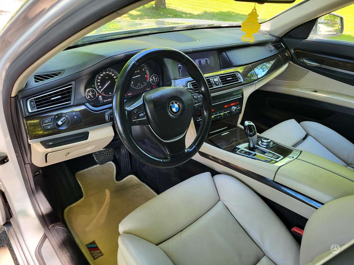 BMW 730, 3.0 l., Седан