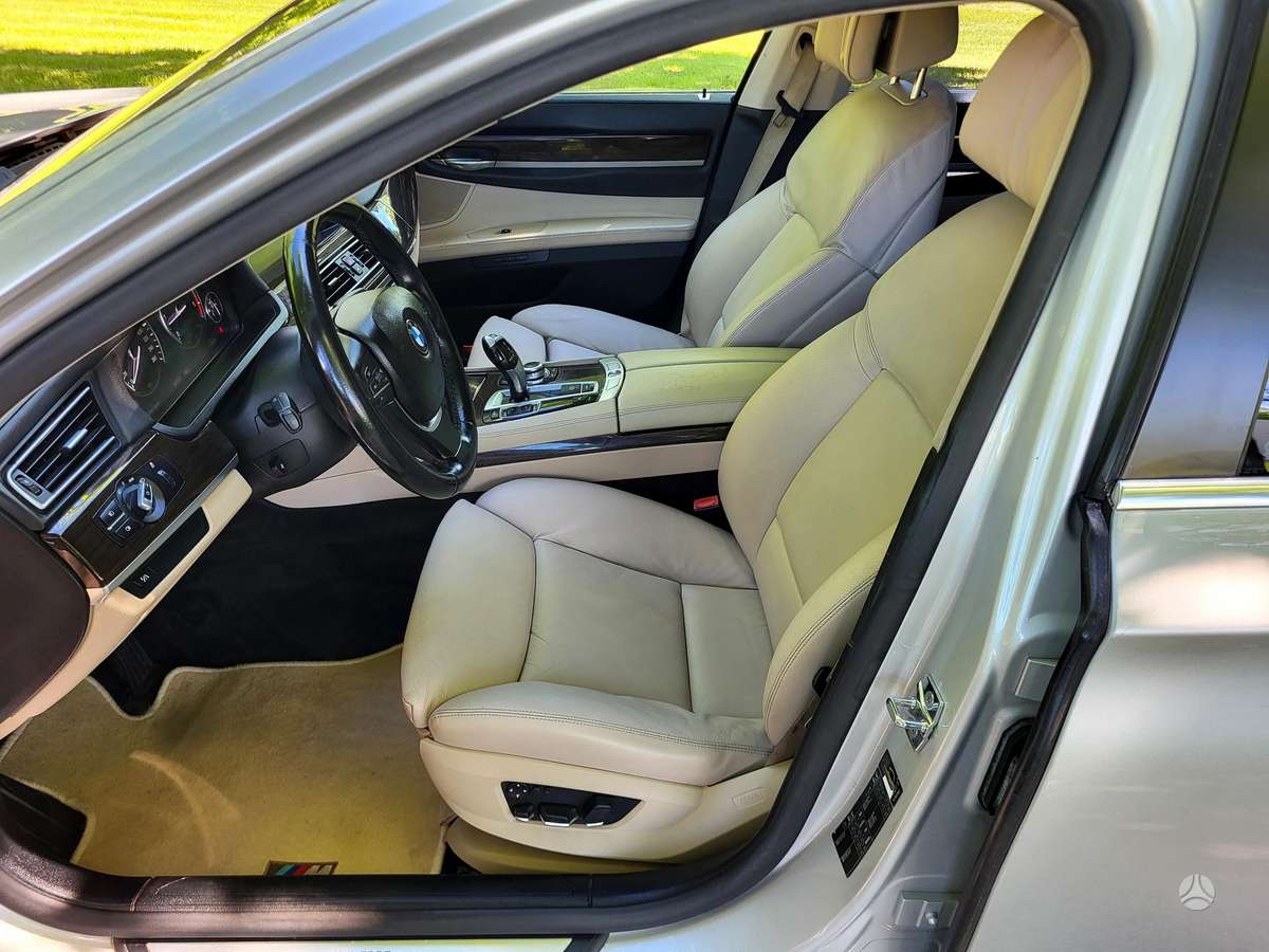 BMW 730, 3.0 l., Седан
