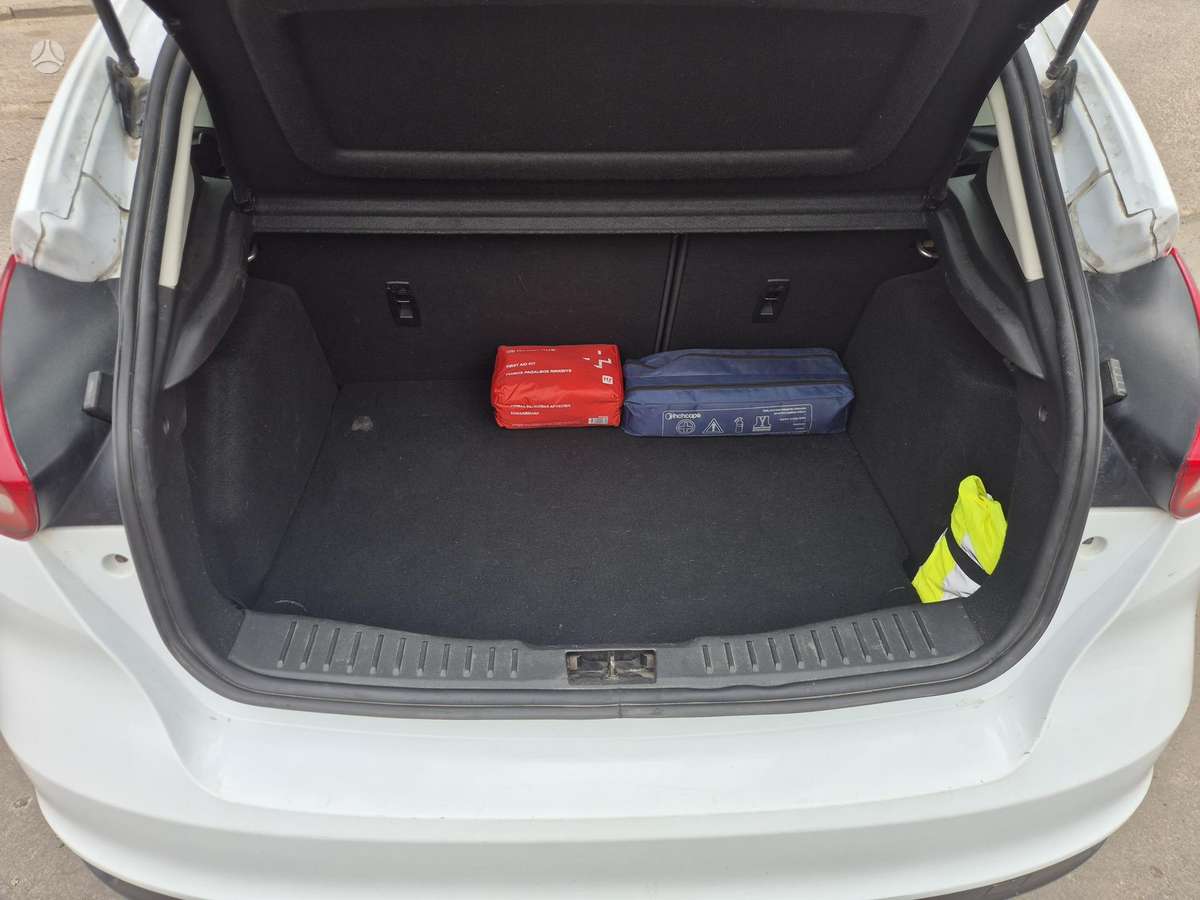 Ford Focus, 1.6 l., hatchback