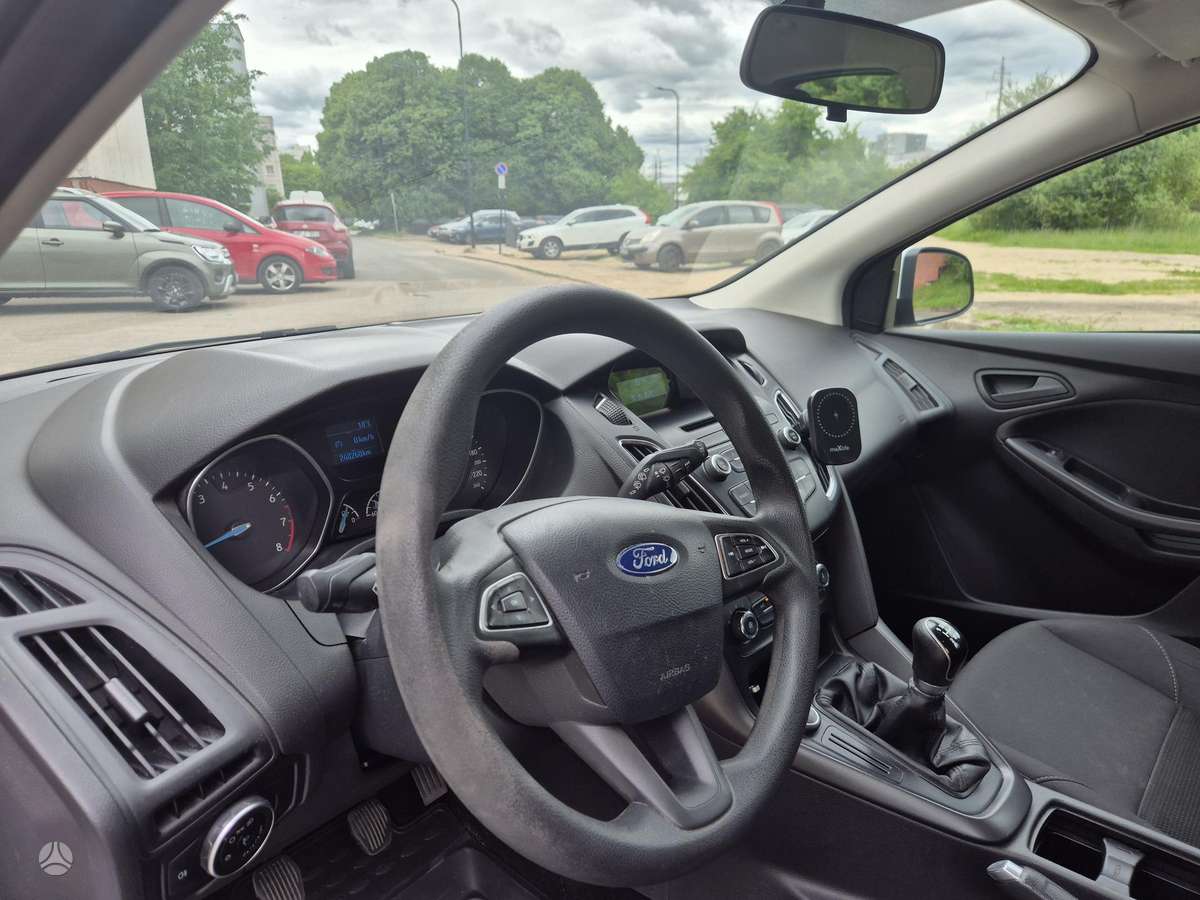 Ford Focus, 1.6 l., hatchback