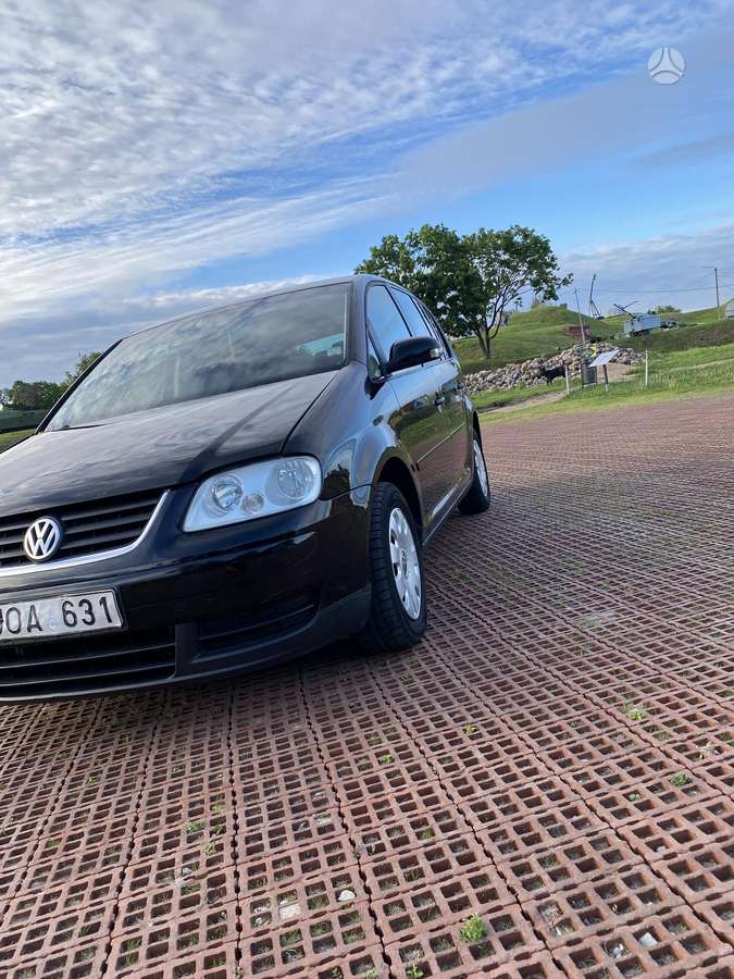 Volkswagen Touran - 2