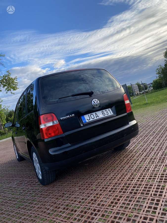 Volkswagen Touran - 3