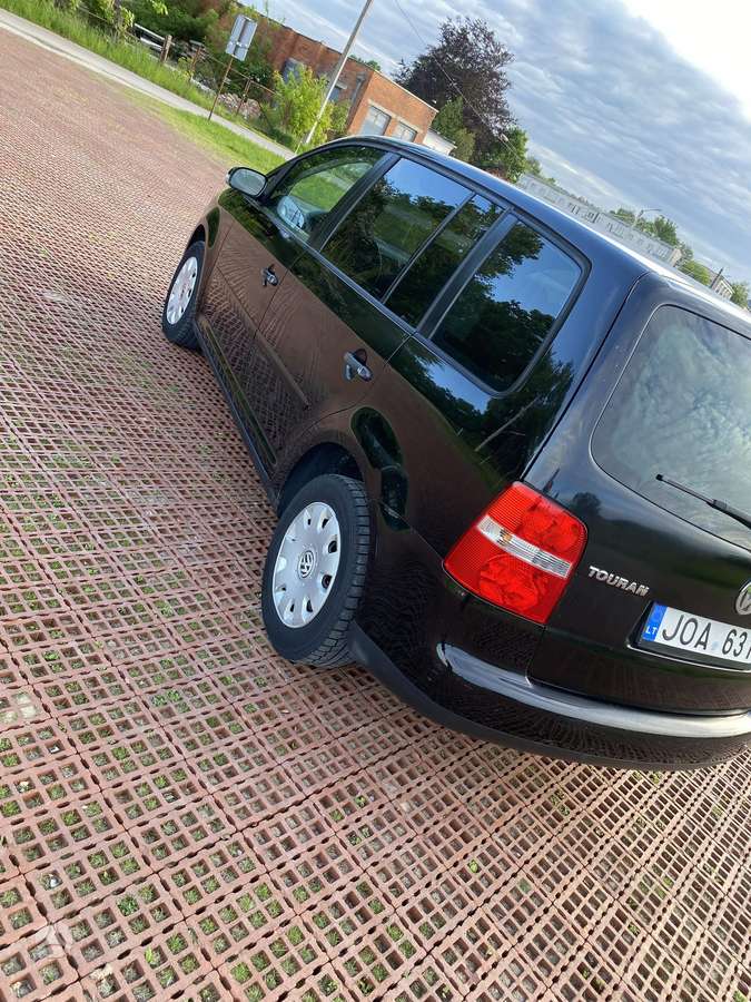 Volkswagen Touran - 5