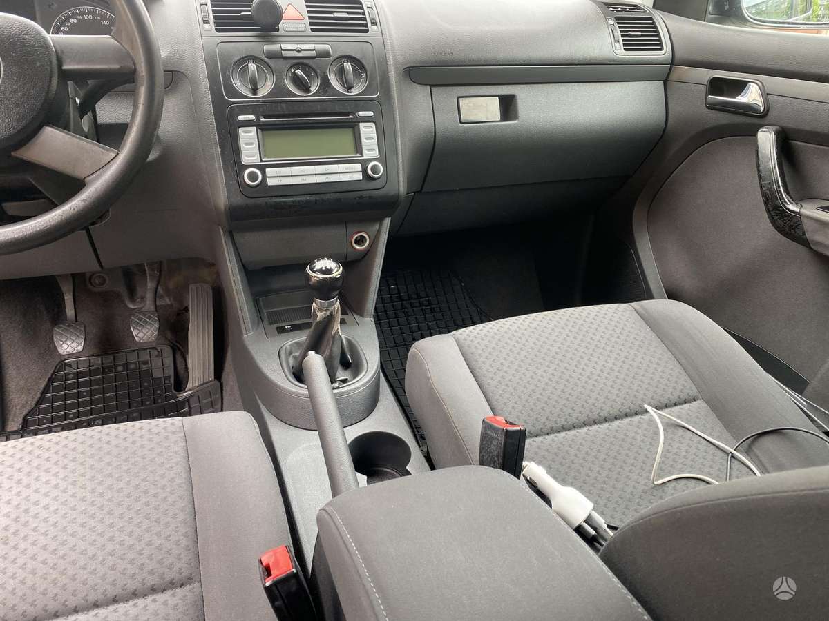 Volkswagen Touran - 9