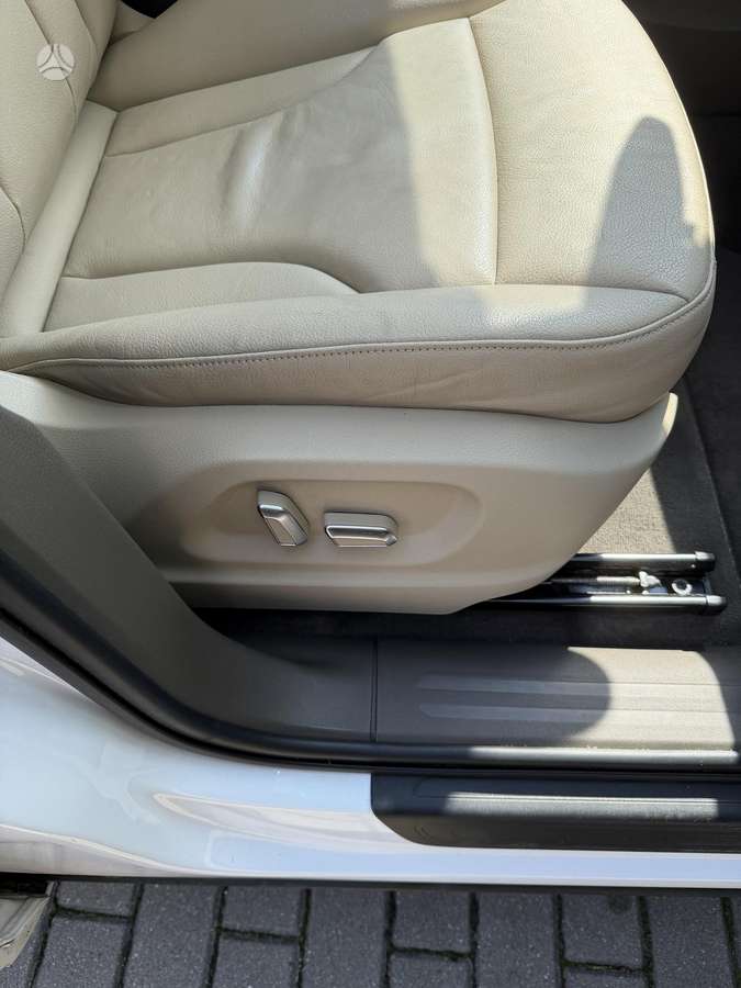 Audi Q5, 2.0 l., off-road / crossover