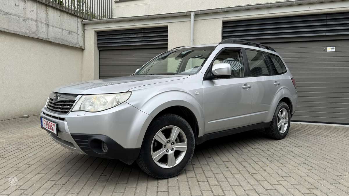 Subaru Forester, 2.0 l., off-road / crossover