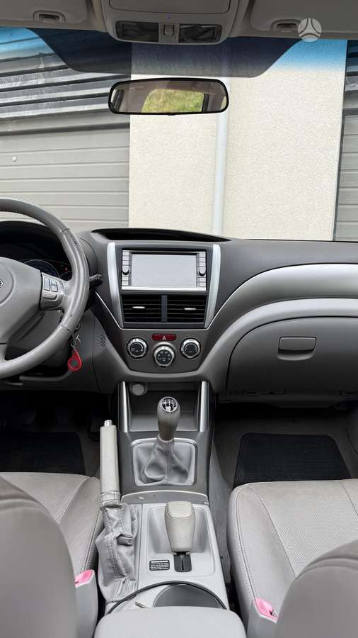 Subaru Forester, 2.0 l., off-road / crossover