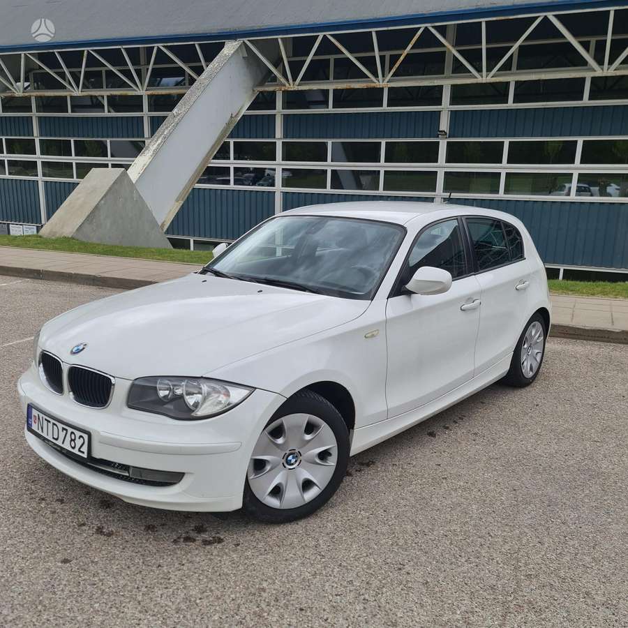 BMW 116, 2.0 l., hatchback