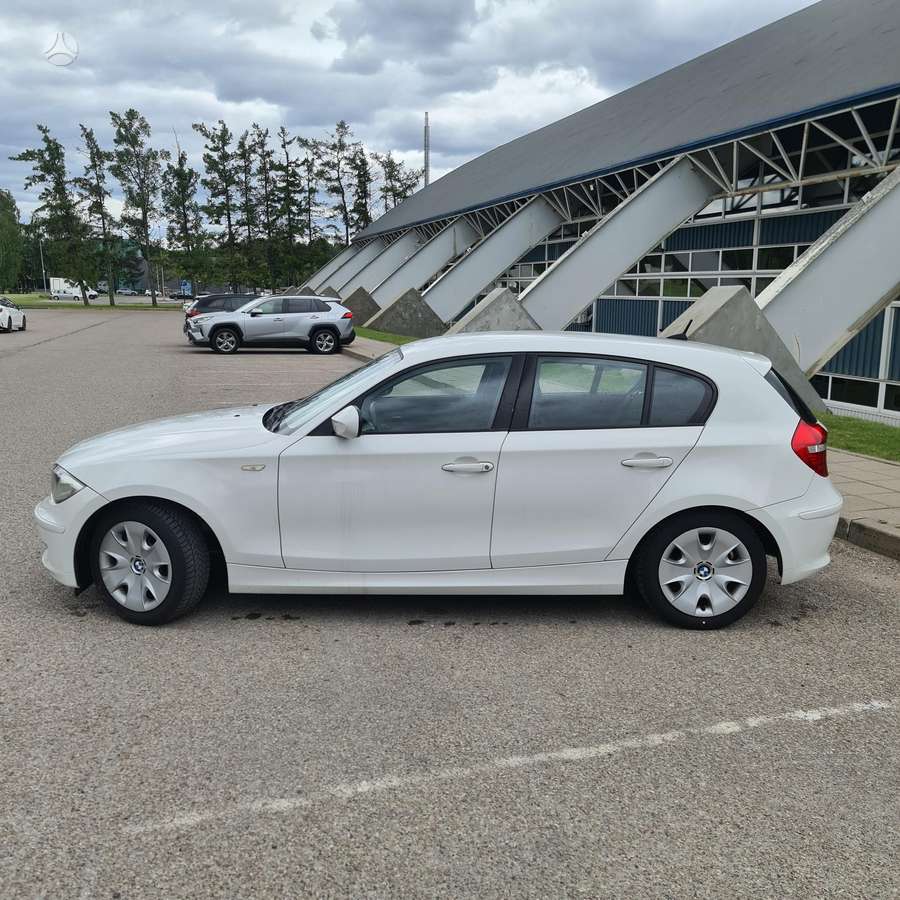 BMW 116, 2.0 l., hatchback