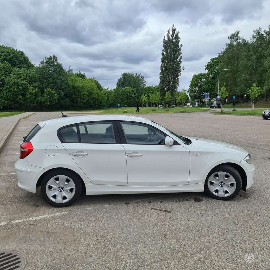 BMW 116, 2.0 l., hatchback