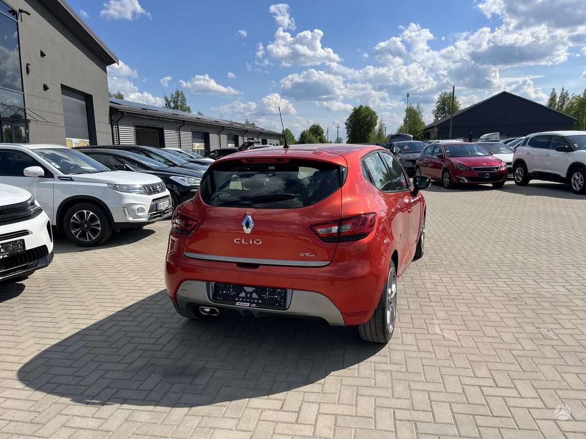 Renault Clio - 8