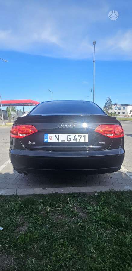 Audi A4, 2.0 l., Седан