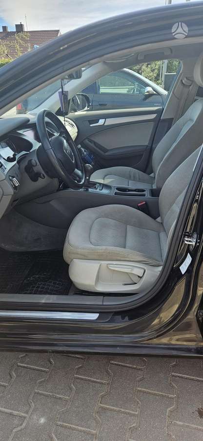 Audi A4, 2.0 l., Седан