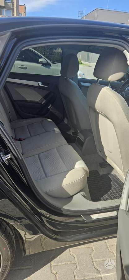 Audi A4, 2.0 l., saloon / sedan