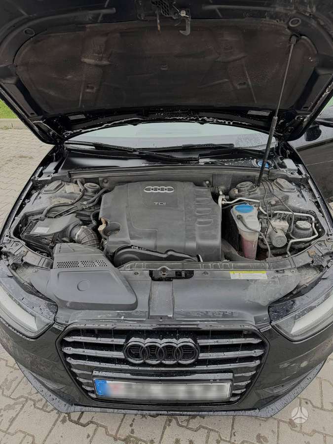 Audi A4, 2.0 l., Седан