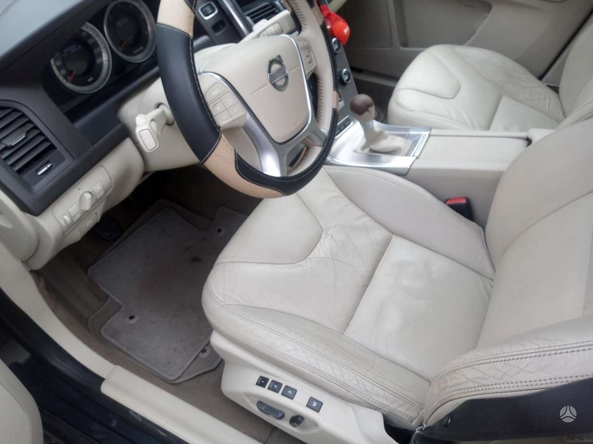 Volvo XC60 - 10