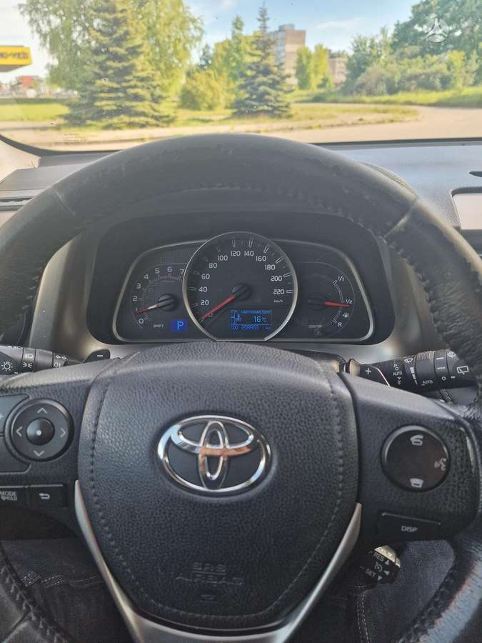 Toyota RAV4 - 10