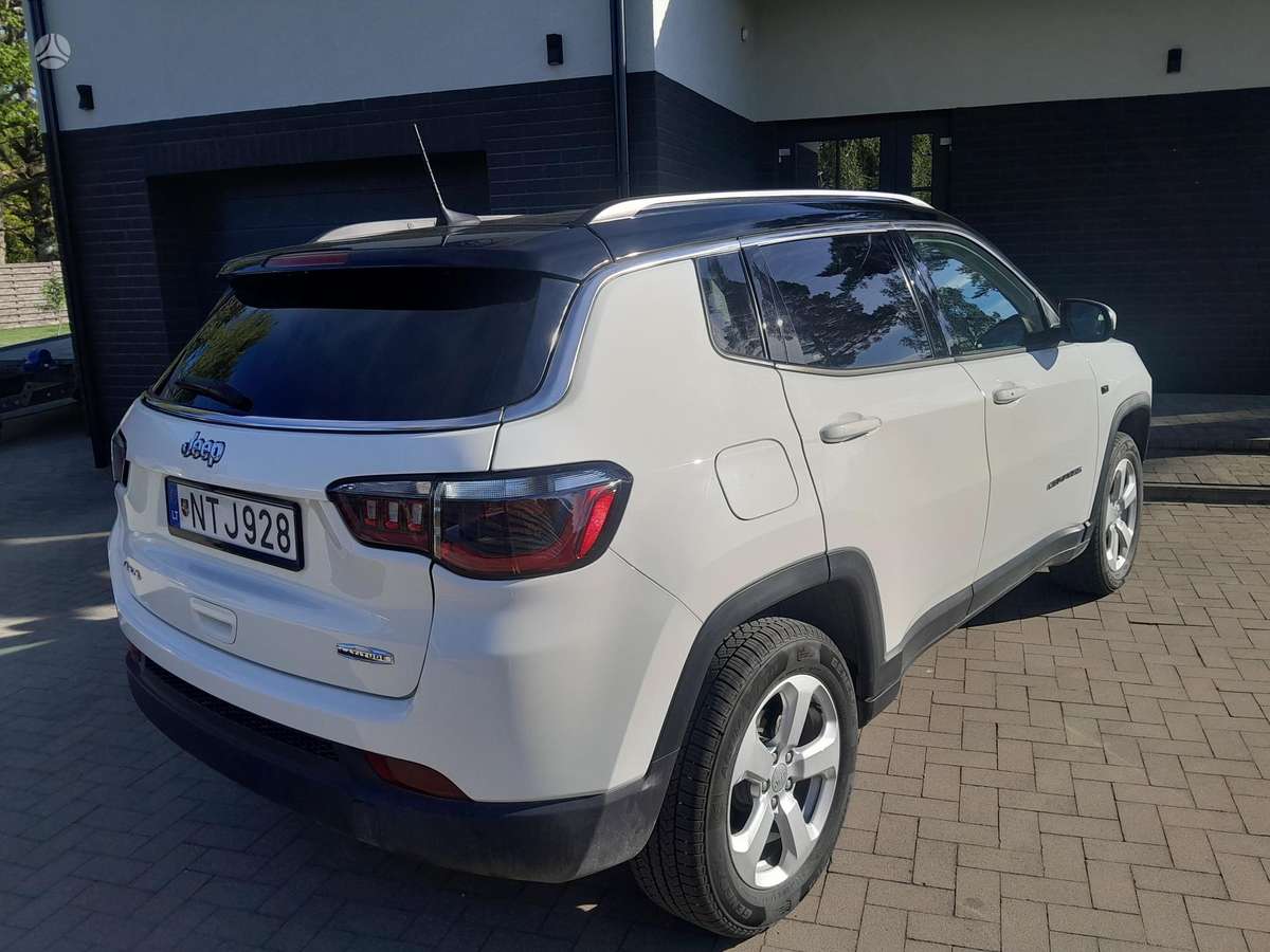 Jeep Compass, 2.4 l., off-road / crossover