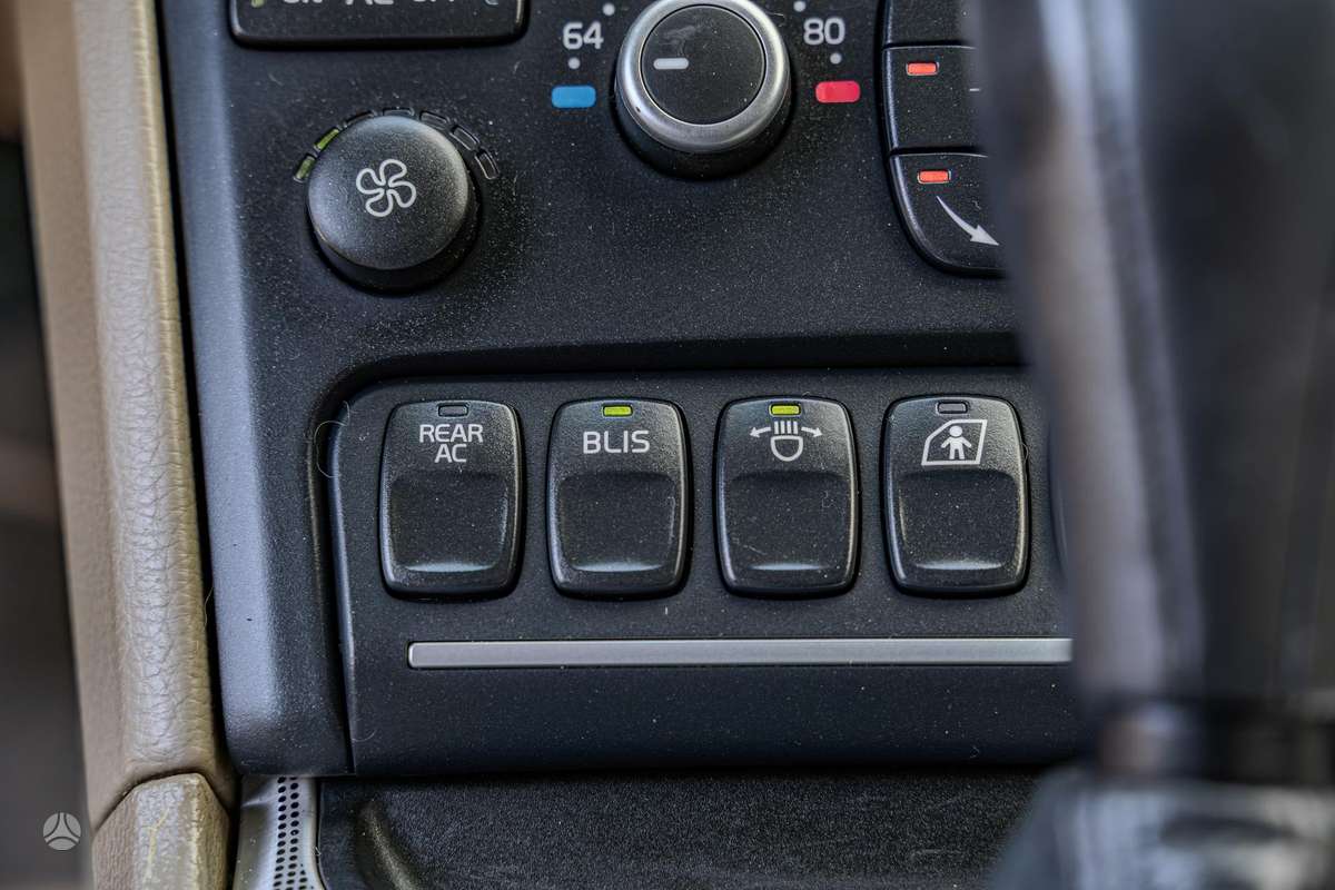 Volvo XC90 - 10